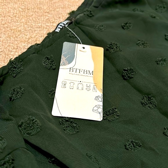 NEW with tags! M green dress - asymmetrical, one sleeve / one shoulder - Picture 4 of 6